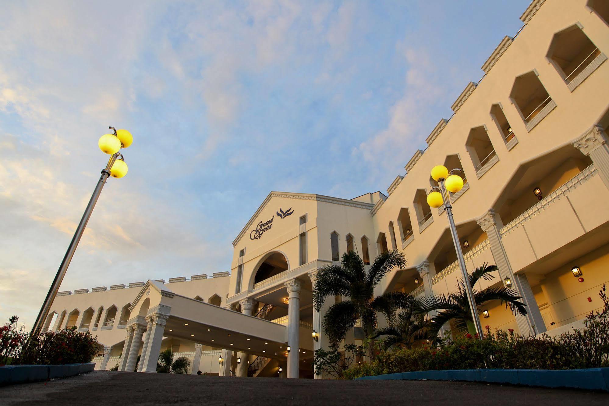 Boracay Grand Vista Resort & Spa Yapak ภายนอก รูปภาพ