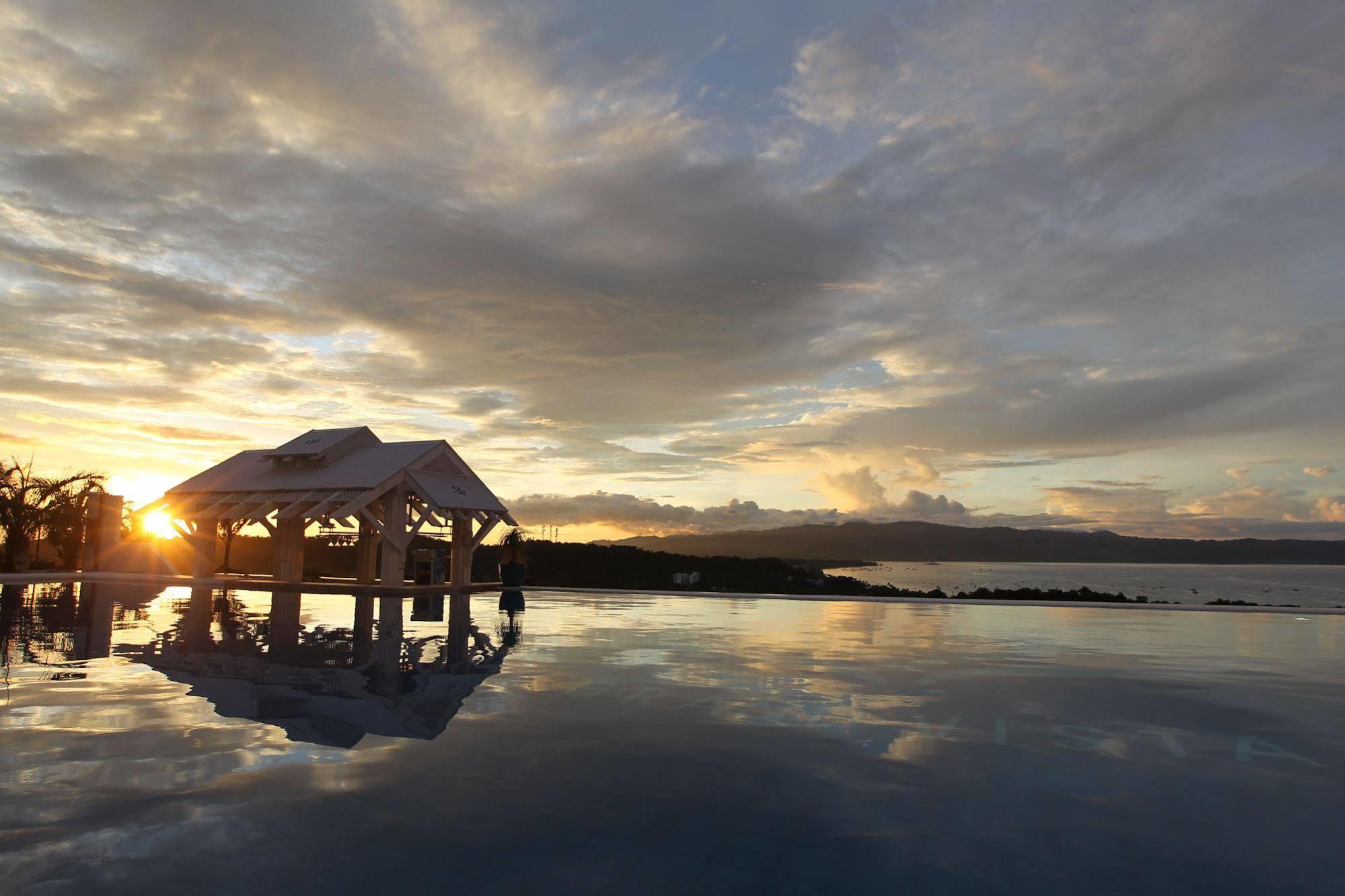 Boracay Grand Vista Resort & Spa Yapak ภายนอก รูปภาพ